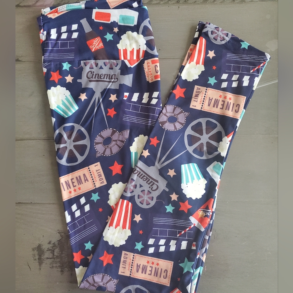 "Take Me To The Movies" Leggings